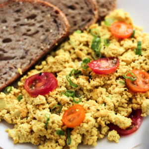 vegan scrambled eggs